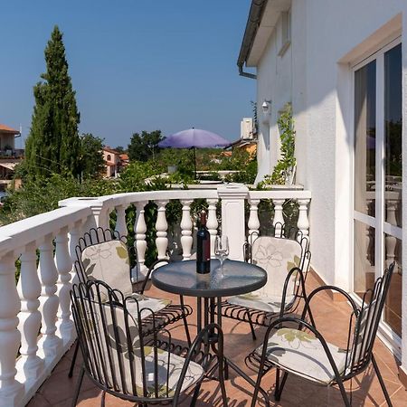 Apartments Oliva Poreč Exteriör bild