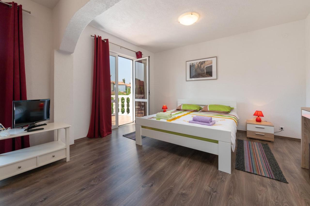 Apartments Oliva Poreč Exteriör bild