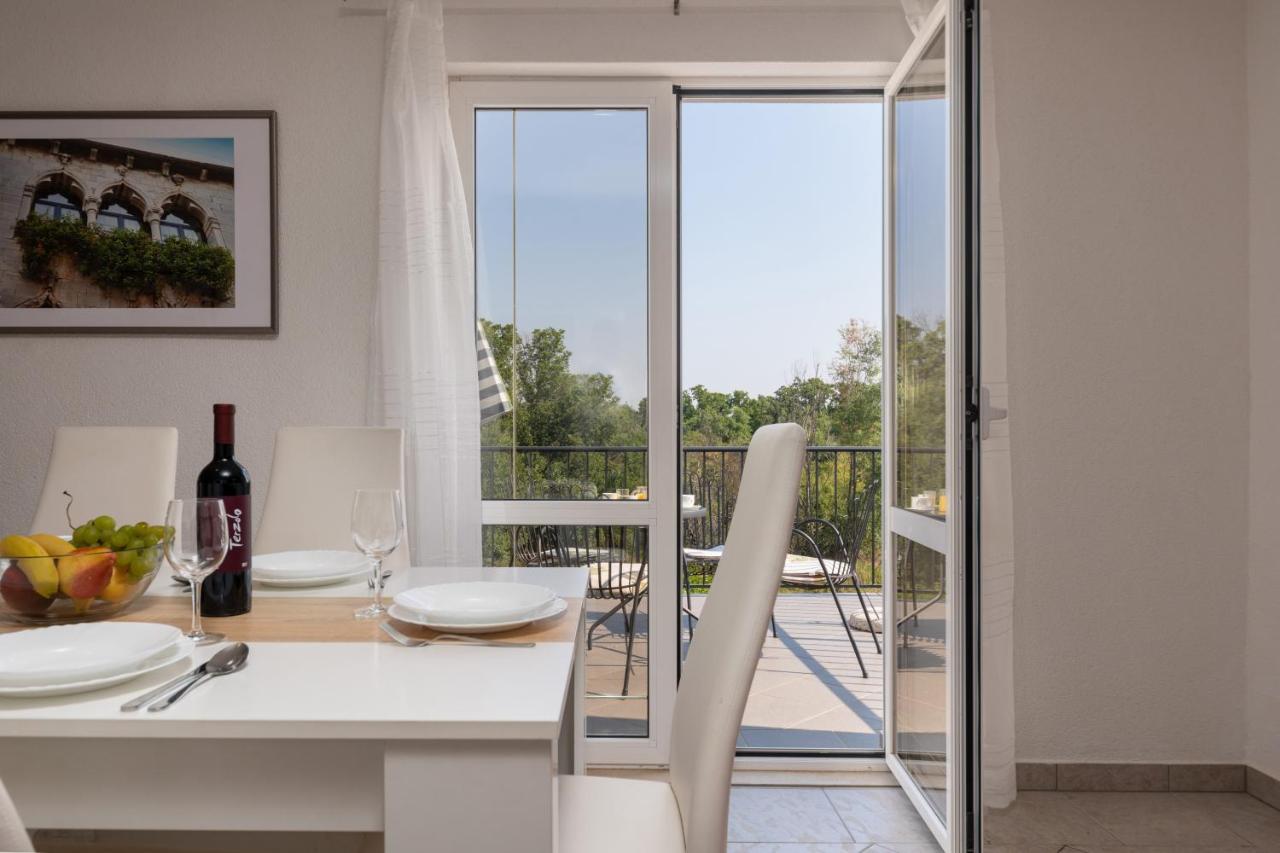 Apartments Oliva Poreč Exteriör bild